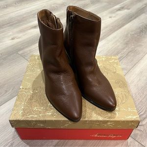 American Rag Women’s Eryn Almond Toe Ankle Fashion Boots, Brown 1, 7M